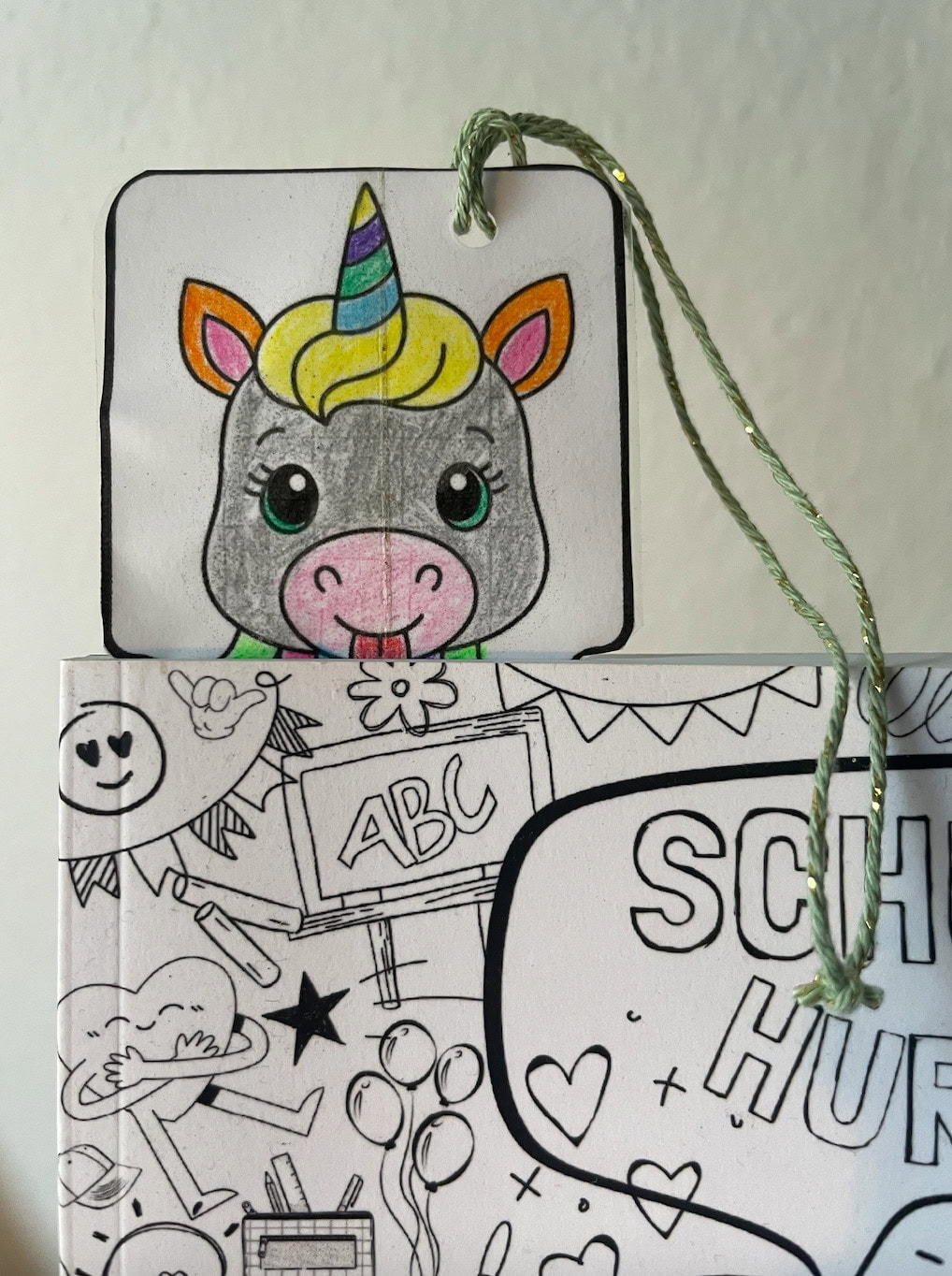 Bastelvorlage für süße Lesezeichen "Einhorn" gratis - helpfully.de