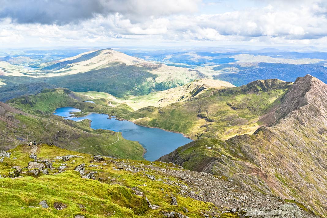 Blick vom Berg auf den Snowdonia Nationalpark