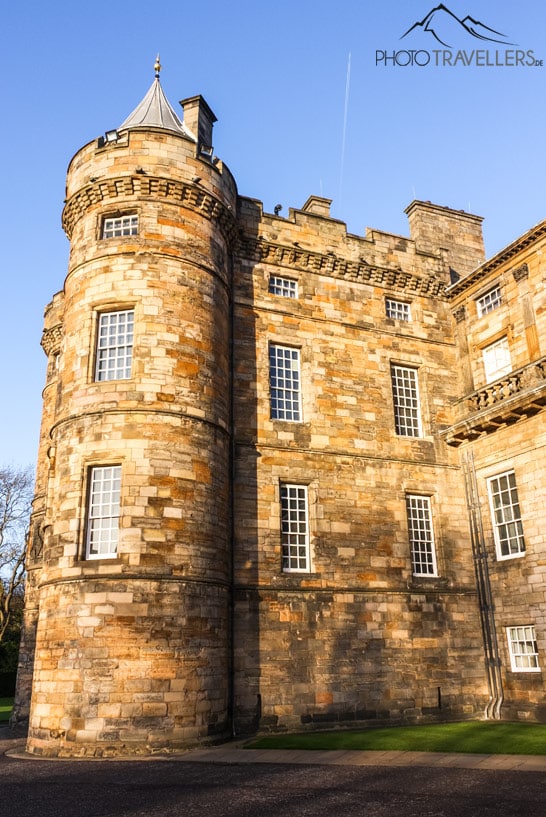 Der Nordwestturm des Palace of Holyroodhouse von außen