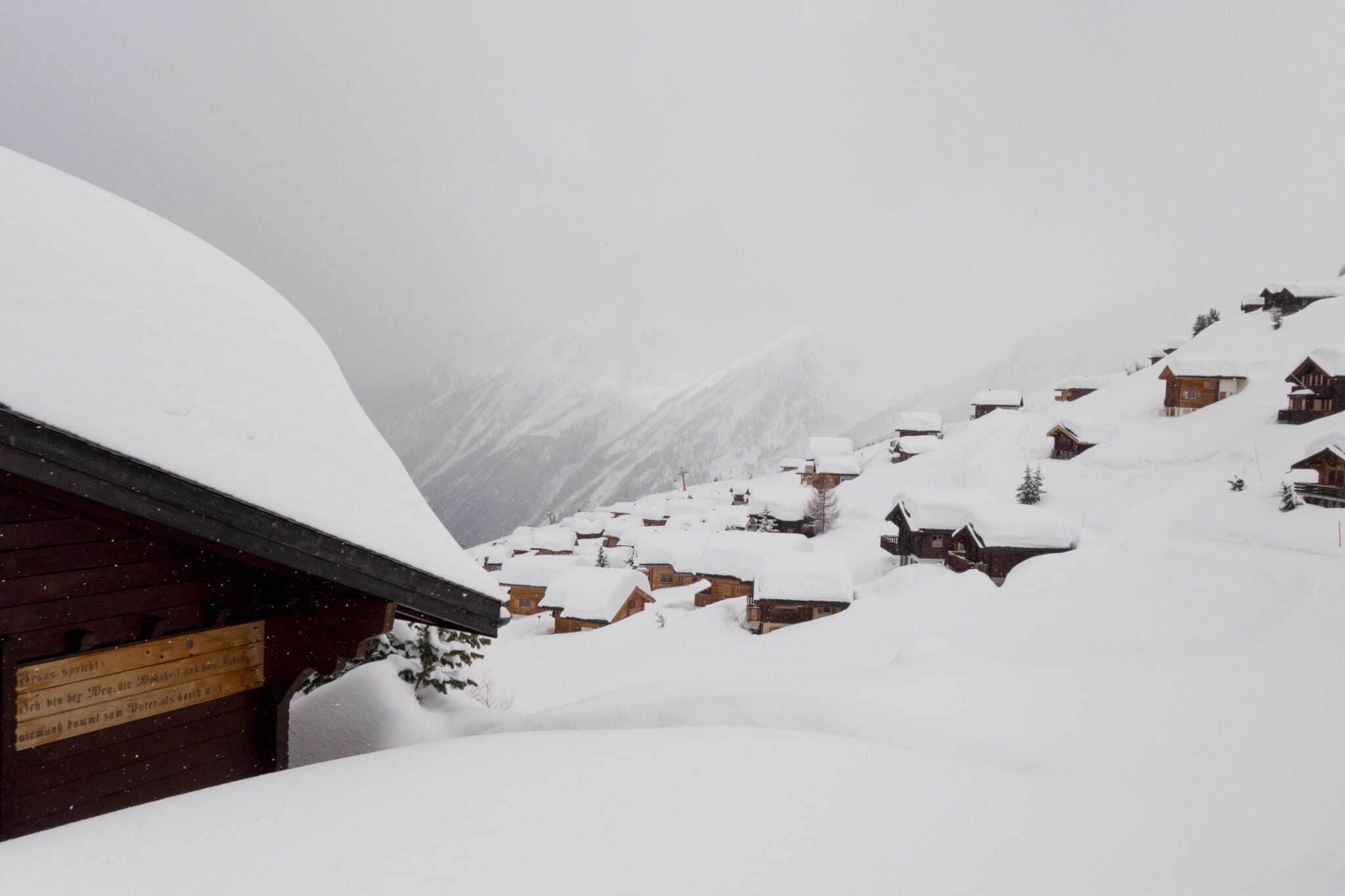 Verschneites Lötschental