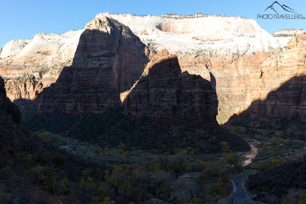 Der Blick vom East Rim Trail auf Angels Landing