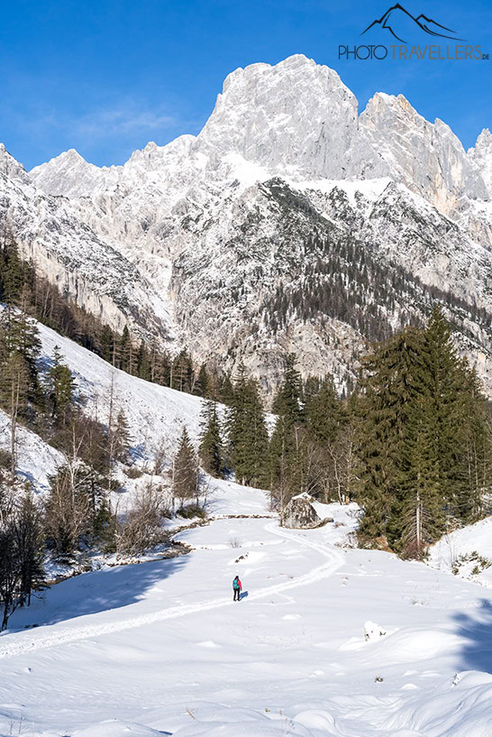 Reisebloggerin Biggi Bauer im Winter im Klausbachtal