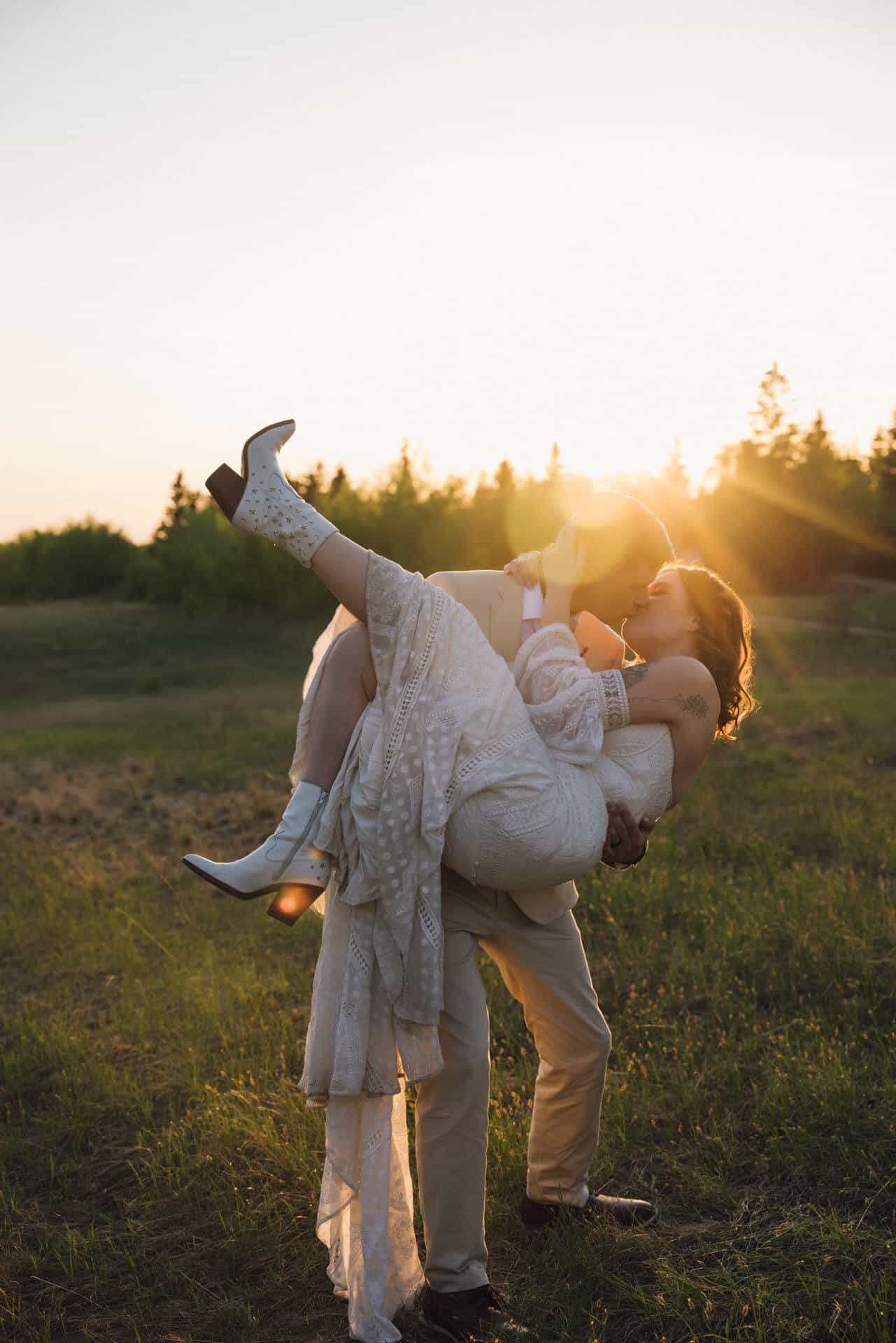 elk island retreat elopement wedding at sunset