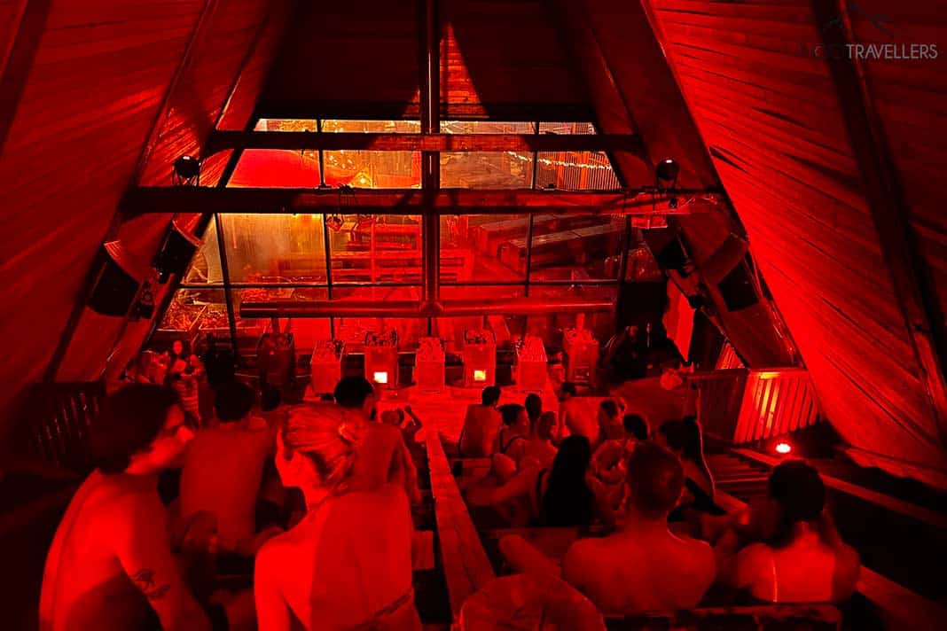 Gäste in der riesigen Sauna im SALT Langhuset in Oslo