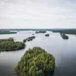 Reiseziele im Herbst, herbst - Reiseziele im April Seenlandschaft mit Inseln und Bäumen - Finnland Rundreise Reiseziele im April