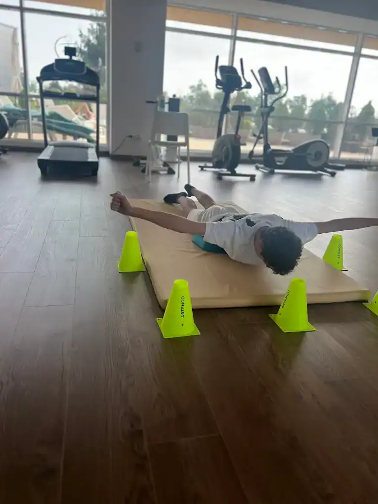 Exerciții pentru coordonare și control postural