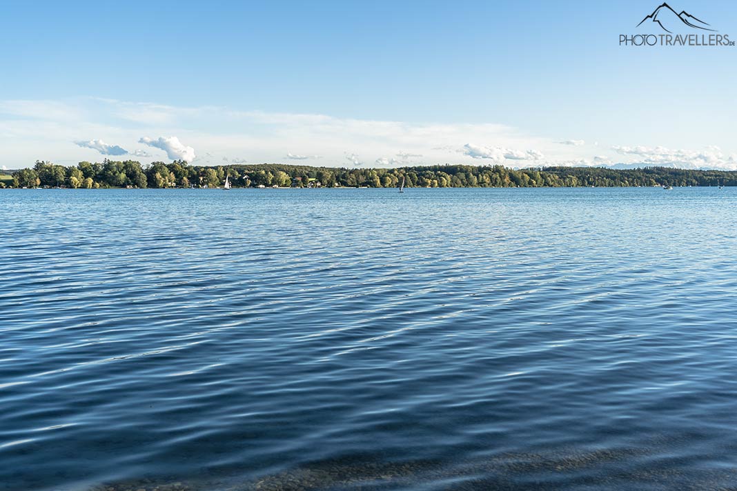 Ein Surfer auf dem Wörthsee