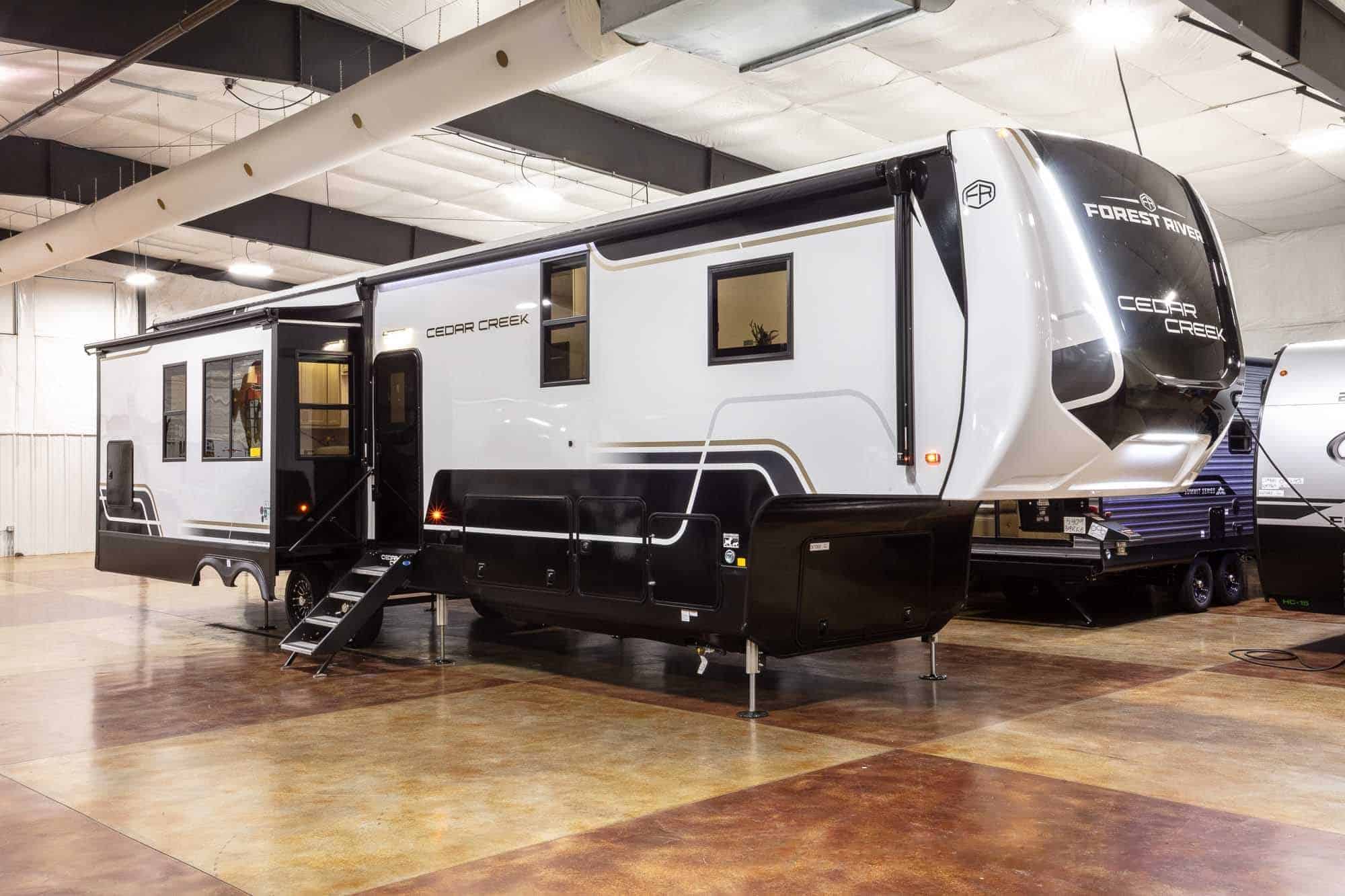 Fifth Wheel Campers For Sale | Cheyenne Camping Center