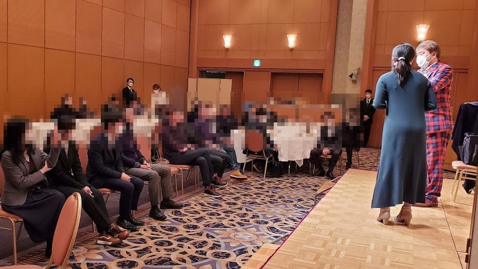 ANAクラウンプラザホテルで開催された企業様の忘年会パーティーでステージショー☆ノリの良い、すばらしい空気感の企業様!! 1 20211217 200532 - 出張マジックショー