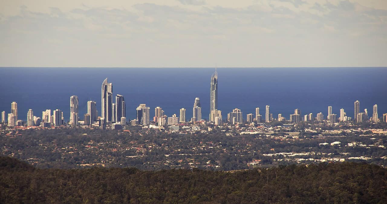 gold-coast-city-592744_1280