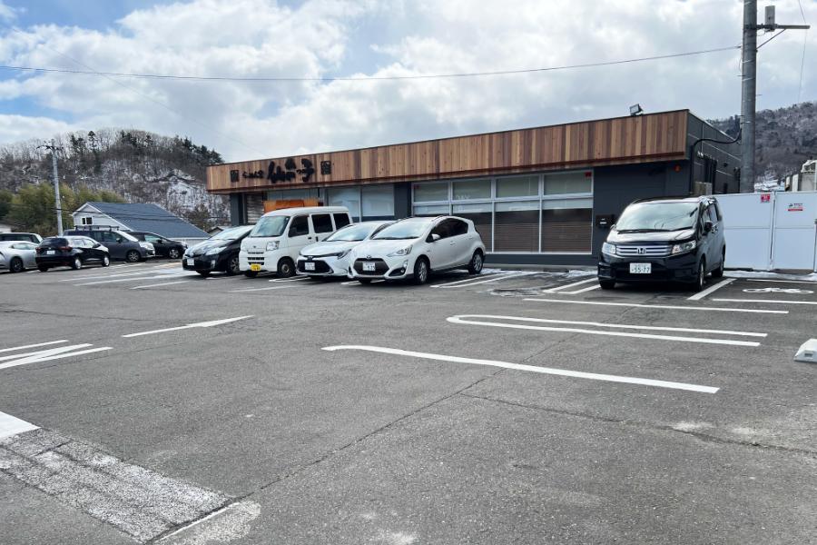 らーめん堂 仙台っ子 愛子店 外観(店舗向かって右角奥「駐輪場」)