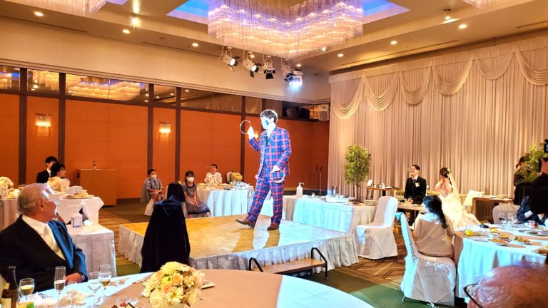 結婚式・プライベートパーティのみなさまへ:出張マジシャン コンプレッサー 1 披露宴 余興 マジックショー
