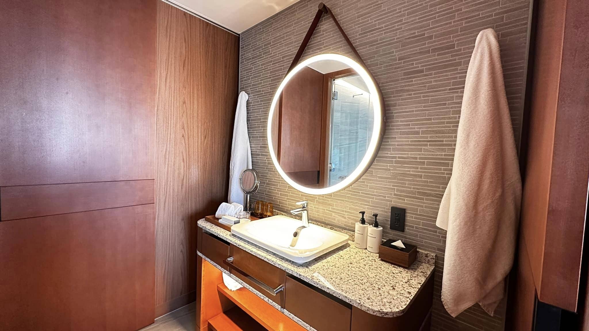 Fantastic Stay at InterContinental Yokohama Pier 8 5 13 min