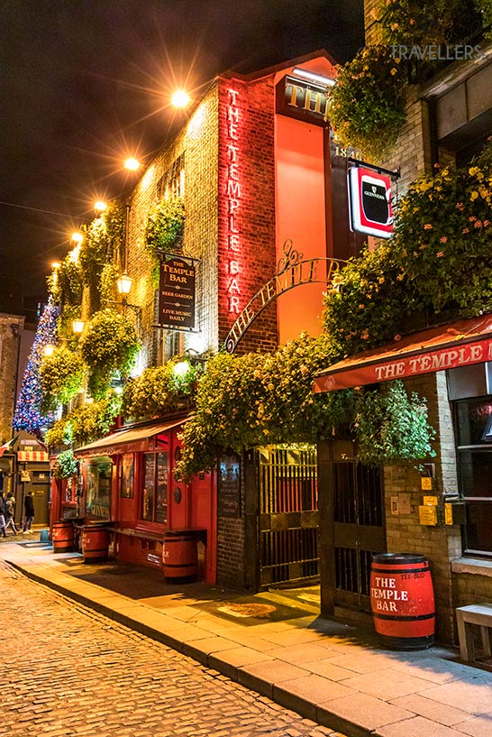 Die berühmte "The Temple Bar" im gleichnamigen Bezirk in Dublin