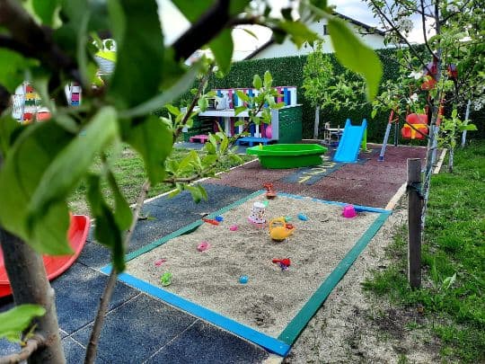 curte loc de joaca copil Joy Party Place Locuri de Petreceri in Aer Liber pentru Copii Bucuresti