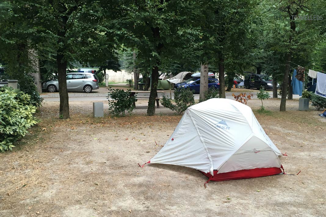 Ein Zelt von MSR auf dem Camping Zoo Arco am Gardasee