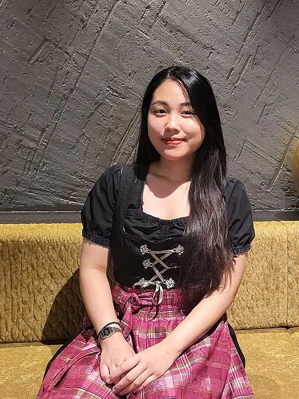 Thao eine der neuen Azubis im 4 Sterne Wellnesshotel im Bayerischen Wald