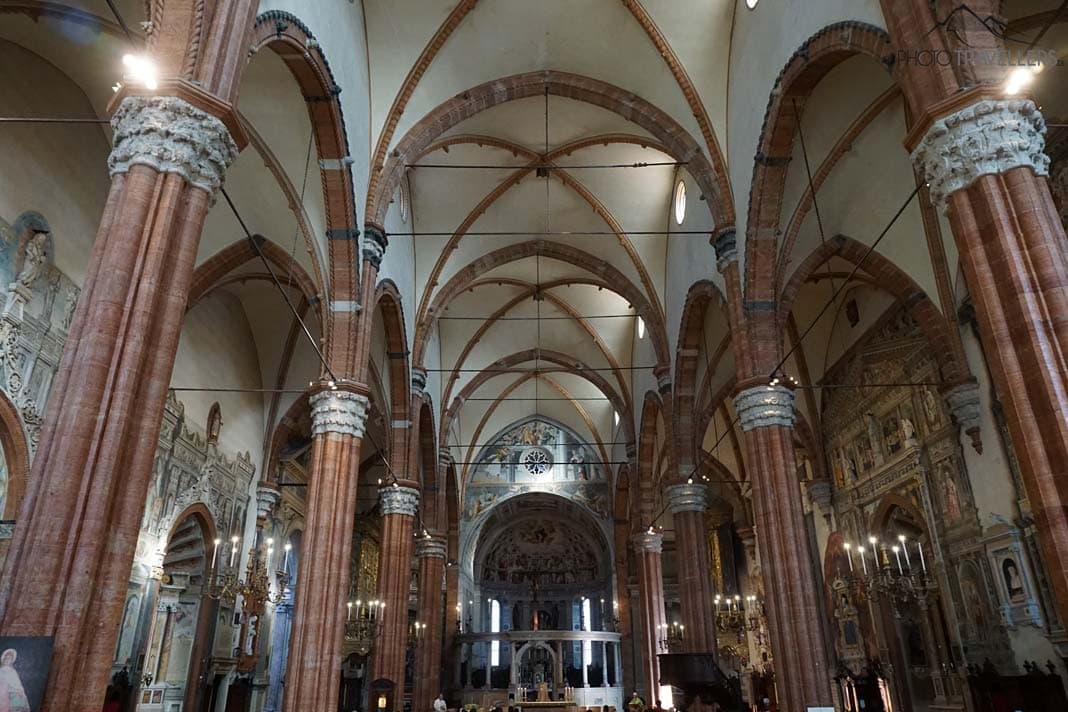 Das Innere des Doms Santa Maria Matricolare in Verona