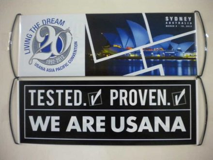 hand held scroll for cheering