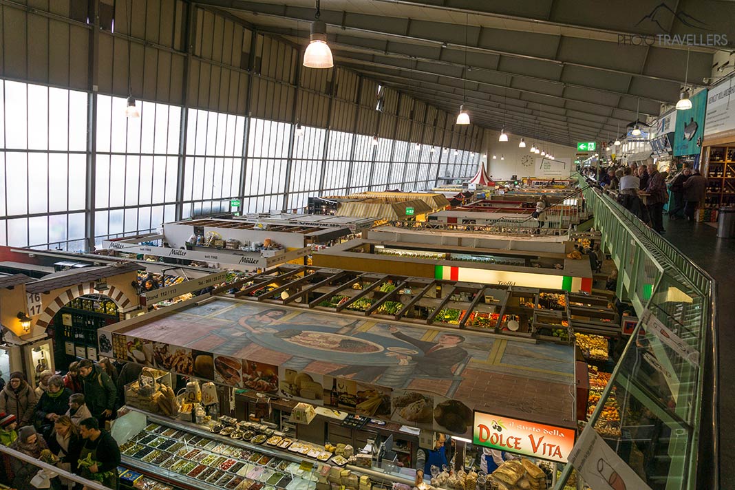 Blick in die Kleinmarkthalle von oben