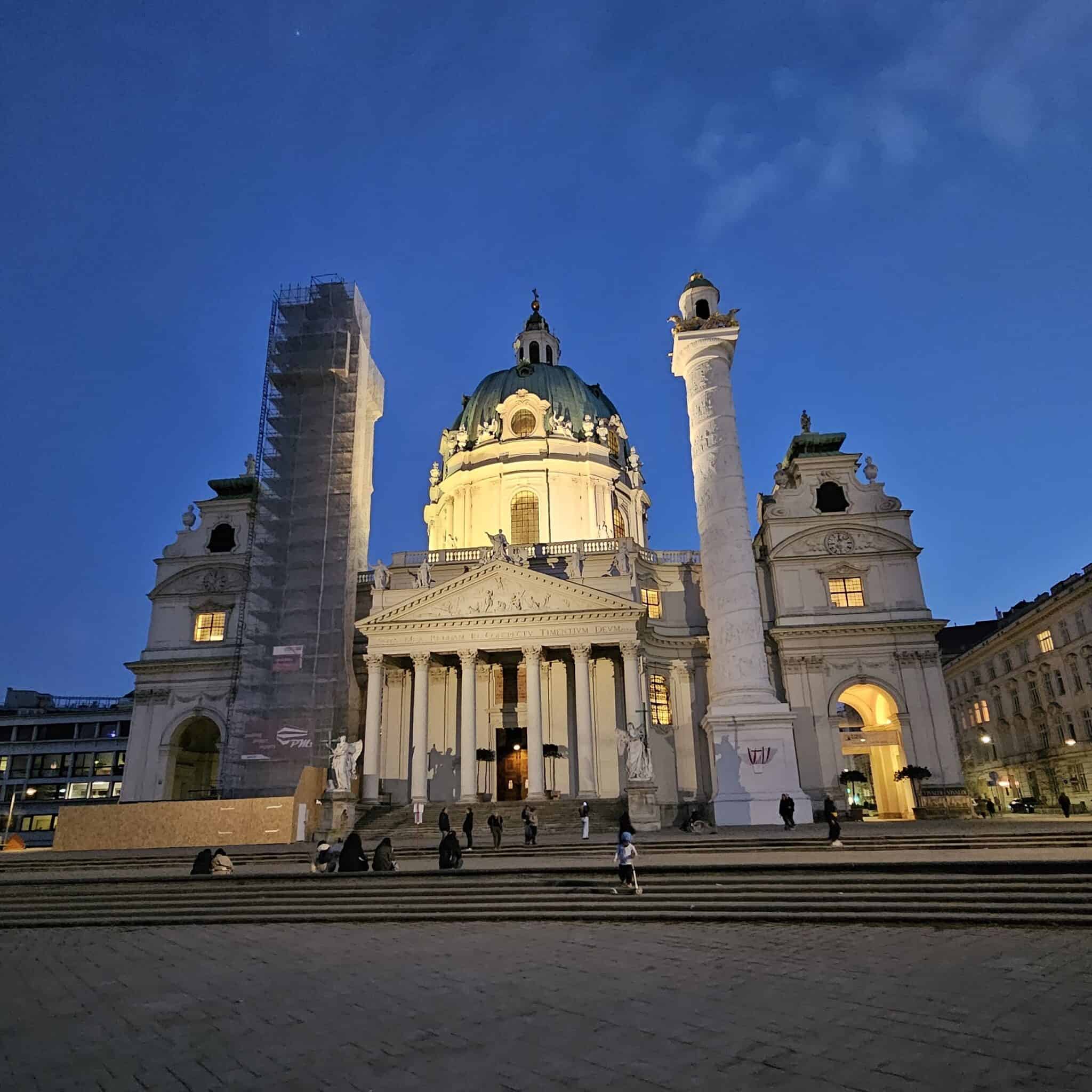 Karlskirche, Viena