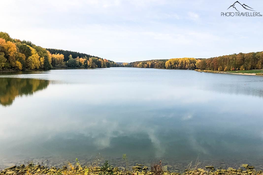 Blick über den Ellertshäuser See in Franken