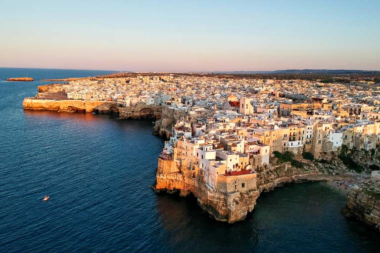 startseite-apulien-rundreise Blick auf Polignano a Mare, Apulien
