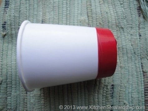 Make Christmas trees and candy canes out of fruits and vegetables! Christmas party ideas including games, real food, and crafts for elementary school kids. Kids party game balloon marshmallow poppers