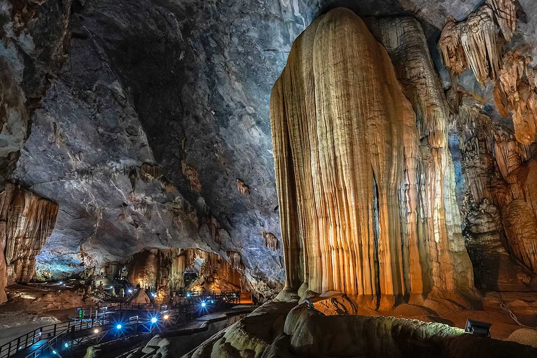 Ein riesiges Tropfsteingebilde in der Paradise Cave in Vietnam