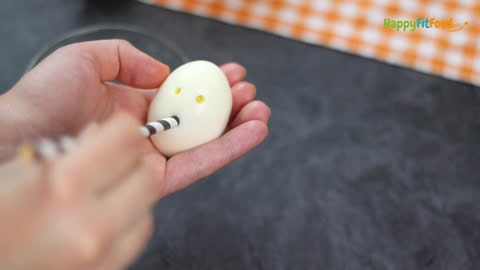 Geistereier zu Halloween für Kinder gestalten