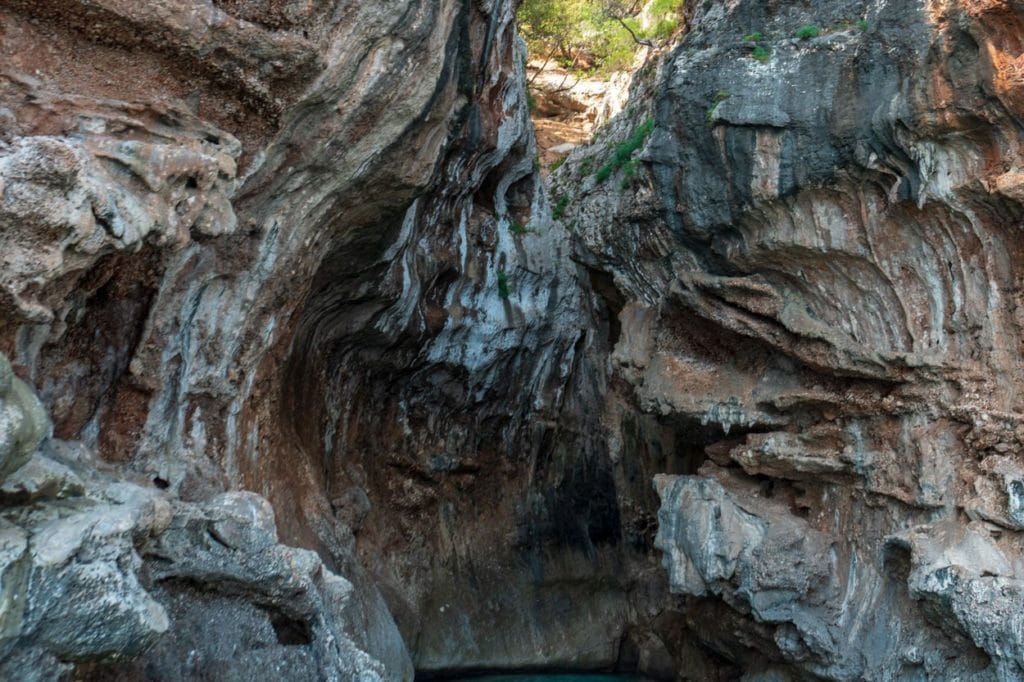 sardynia - groty i klify orosei