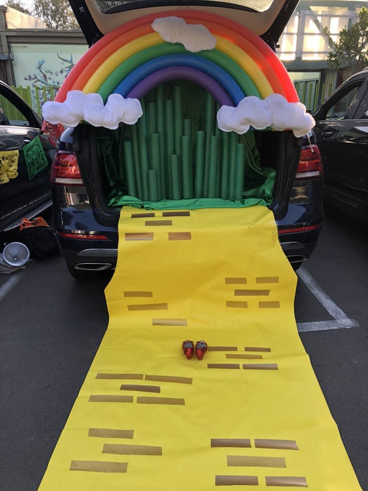 Wizard of Oz Yellow Brick Road trunk or treat idea