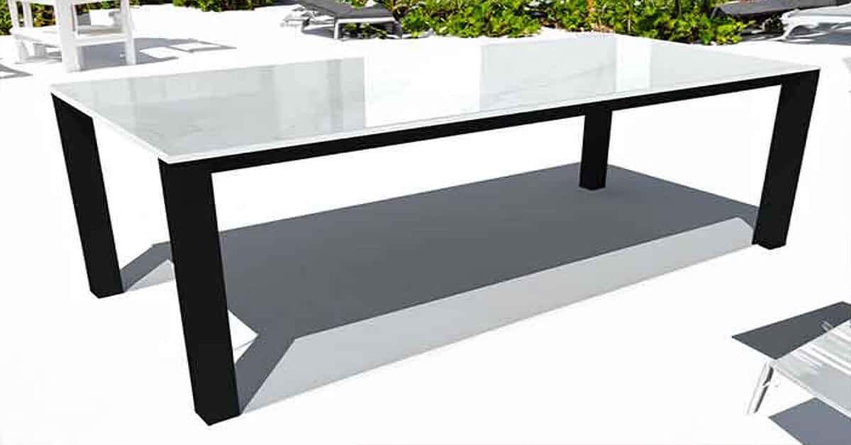 Gartentisch mit Steinplatte