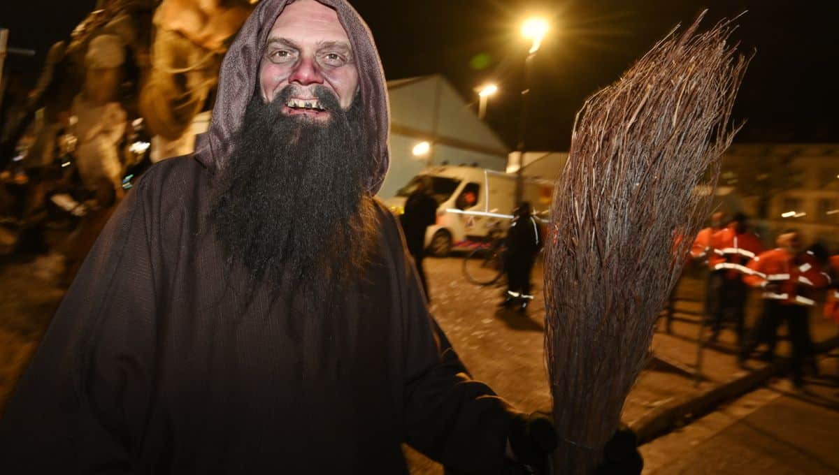 Pere Fouettard Adevarata Legenda a lui Mos Nicolae. Ce ne Învata Povestea Sfantului Nicolae