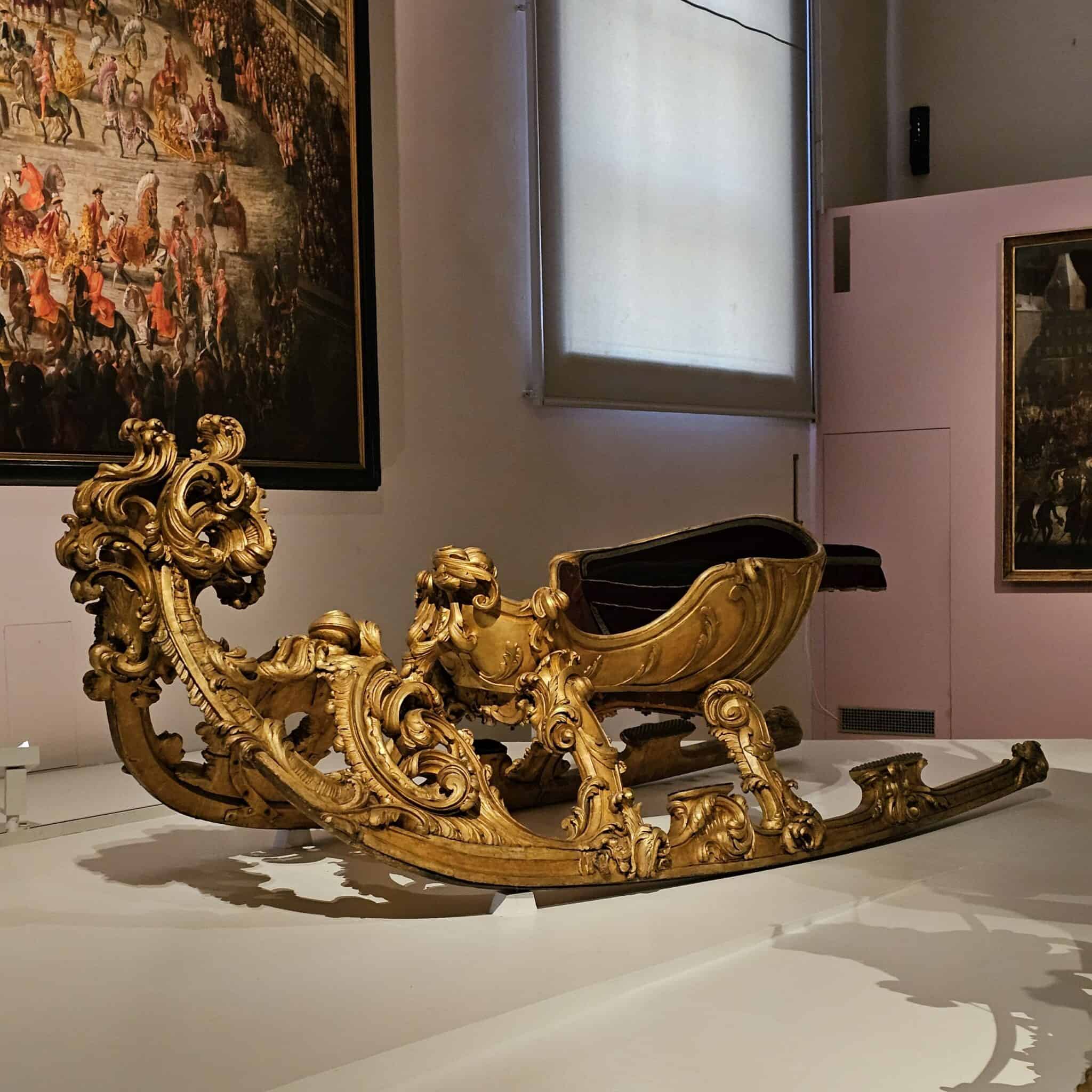 Muzeul trăsurilor imperiale - sanie barocă, secol 18