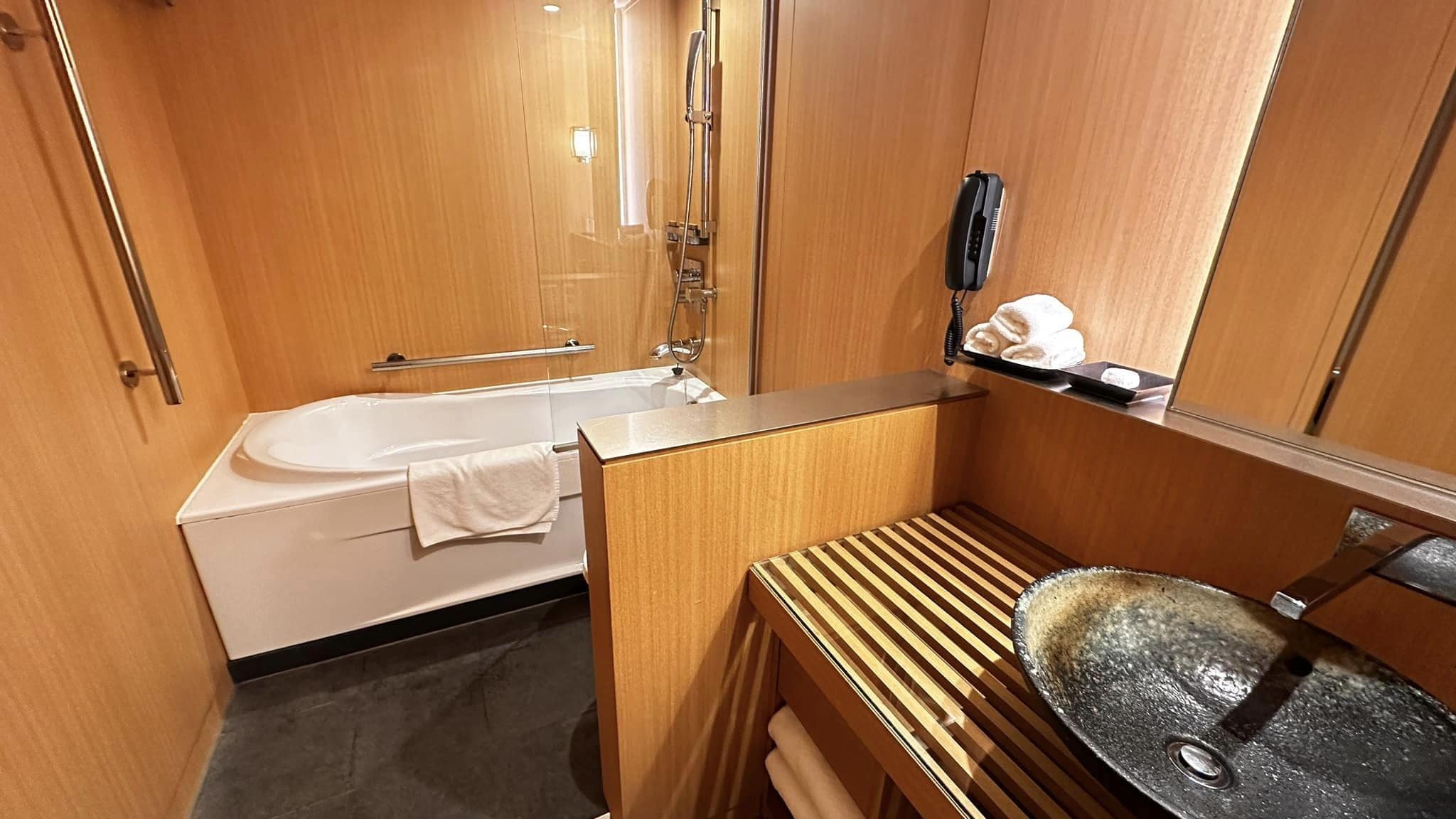 Excellent Stay at ANA Crowne Plaza Kyoto 3 Bathroom