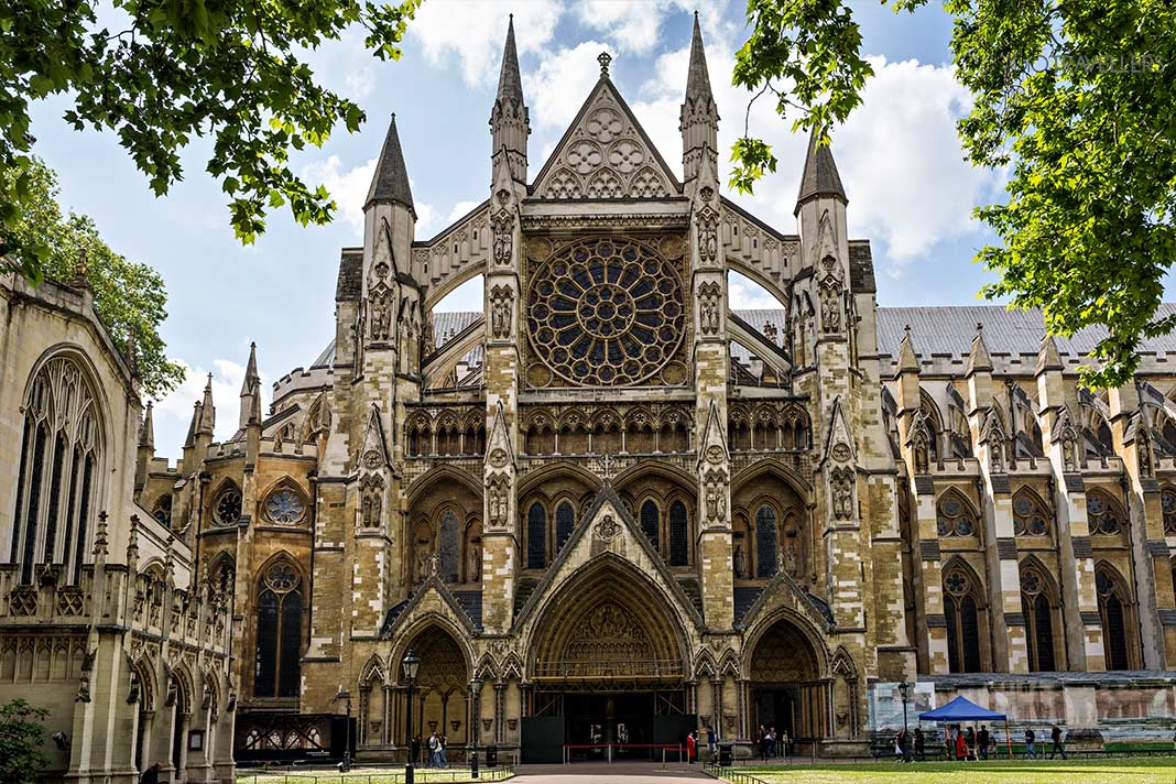 Die Fassade von Westminster Abbey, London