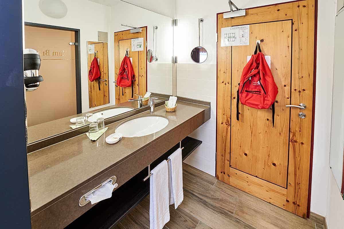 Waschtisch der Standard Doppelzimmer Wohlfühlzimmer