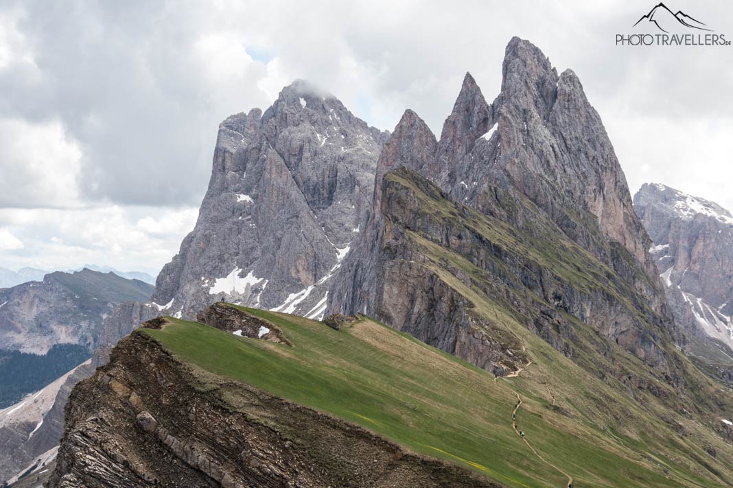 Der Ausblick vom Seceda-Gipfel auf die Geislerspitzen