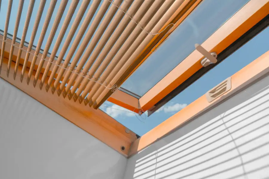 žaluzie do střešních oken