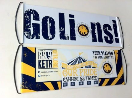 hand flag pull up advertising scroll