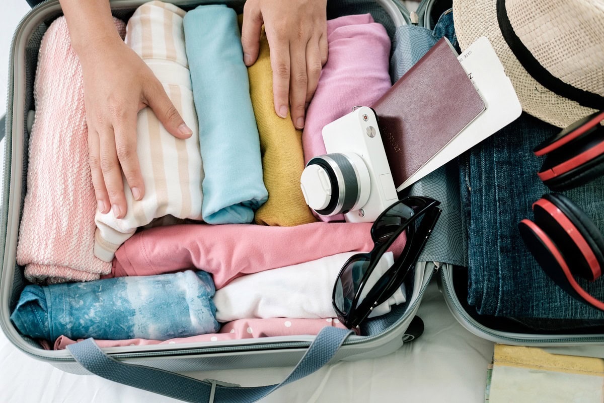 how to pack clothes to save space