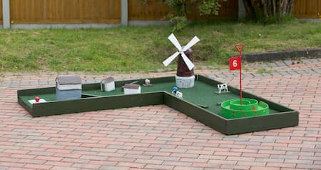 Crazy Golf Hire Country Life Hole