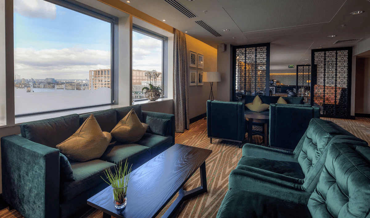 Hilton Executive Lounges: Access, Locations & Benefits 3 Executive lounge - Hilton London Canary Wharf (London)