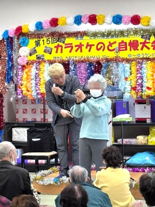 ゆーゆうランド・花椿カラオケ大会で司会を務めてきました! 4 マジックショーでゆーゆうランド・花椿