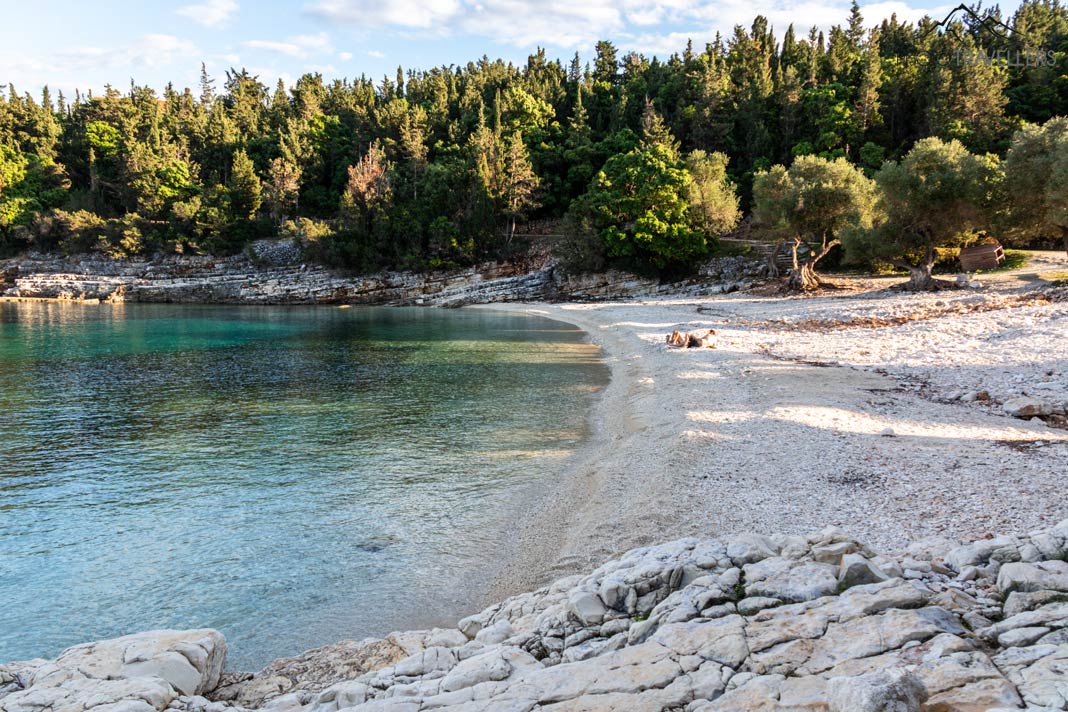 Der entspannte Emplisi Beach im Norden Kefalonias