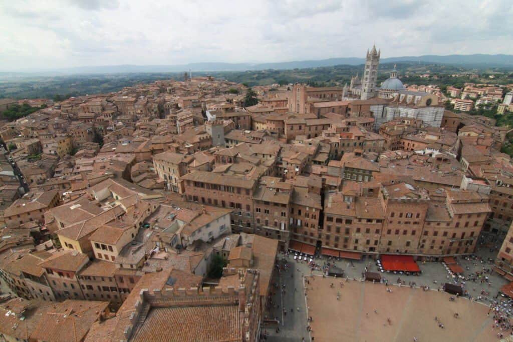 widok na stare miasto w Siennie