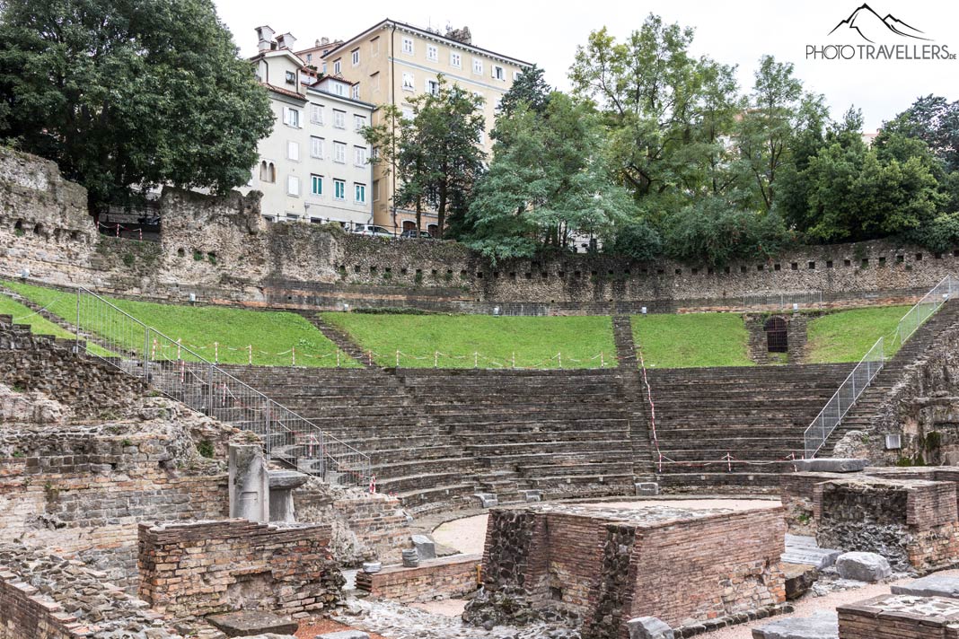 Das Teatro Romano liegt mitten in der Stadt