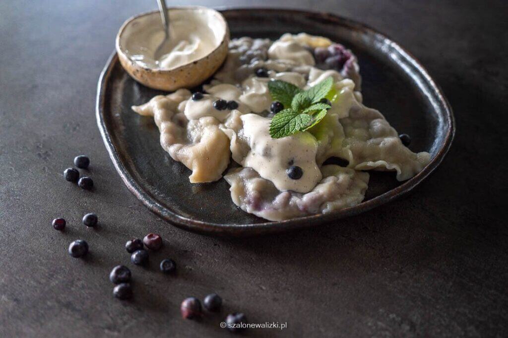 pierogi z jagodami