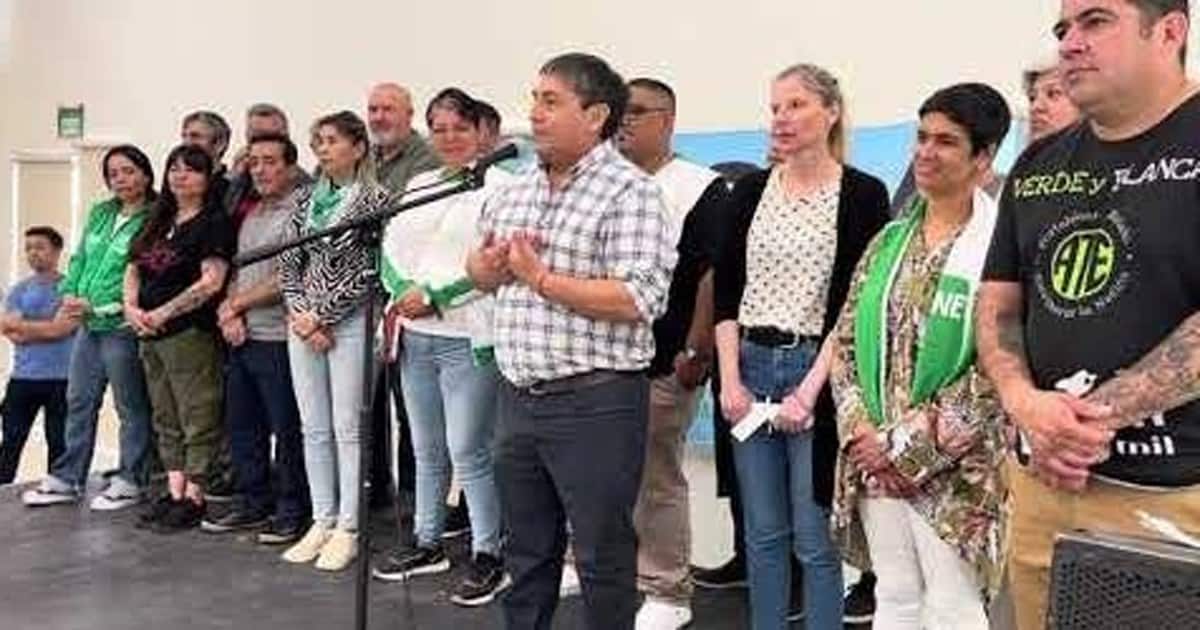 Dirigentes de ATE y funcionarios provinciales en la negociación salarial del segundo semestre en Neuquén